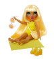 Rainbow High Swim & Style - Poupée mannequin ariculée 27 cm - Sunny (Jaune) - Maillot de bain + Paréo - a partir de 4 ans