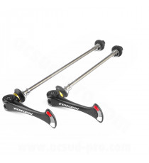 BLOCAGE RAPIDE TOKEN VTT AXE TITANE / ALU NOIR 57g MODELE SHARK TAIL  (LA PAIRE)