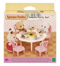 La table du goûter - SYLVANIAN FAMILIES - 5742 - Set de table avec chaises, vaisselle et pâtisseries